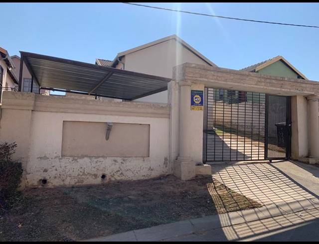 3 BEDROOM HOUSE FOR SALE IN FLEURHOF